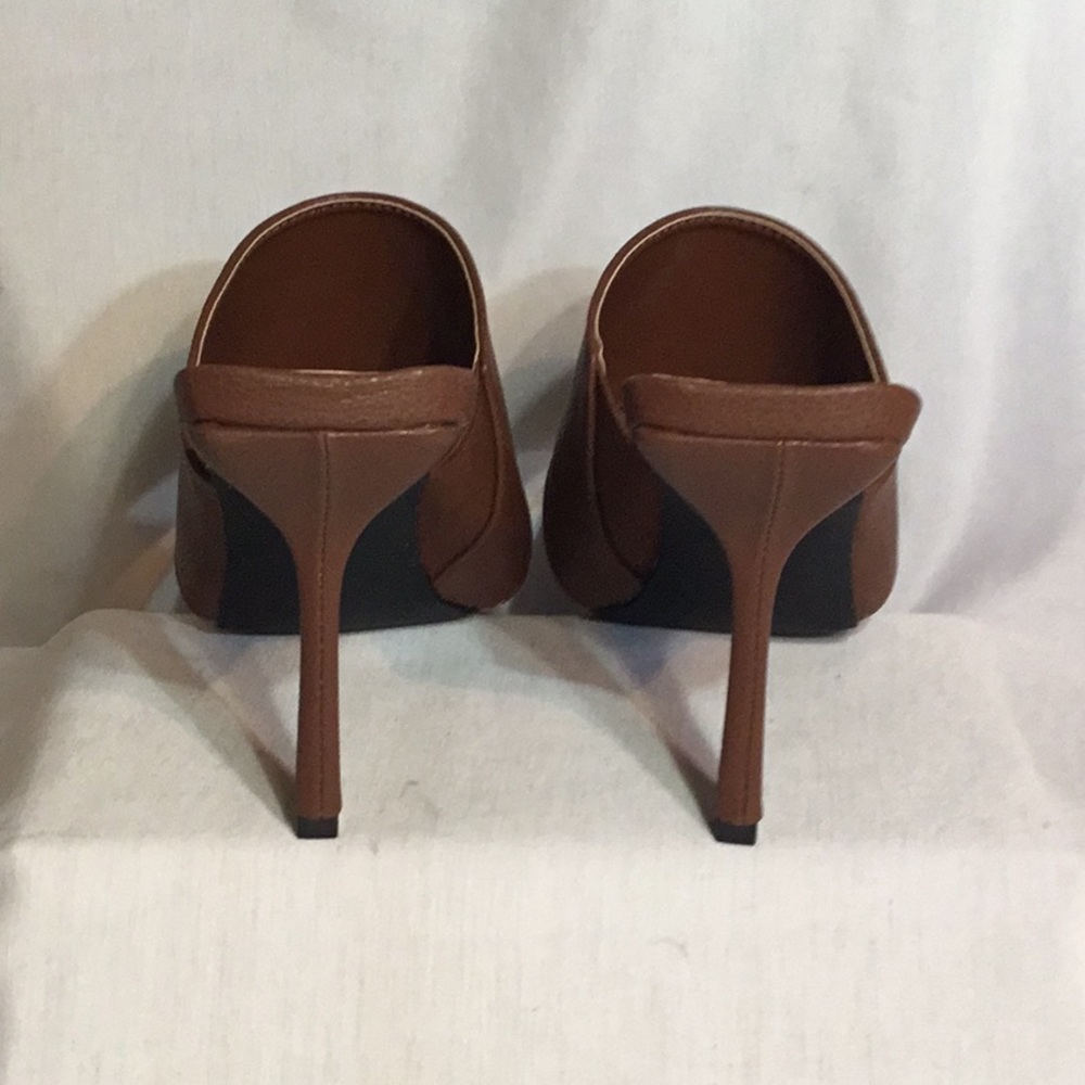 Lulus Slides - Picture 3 of 4